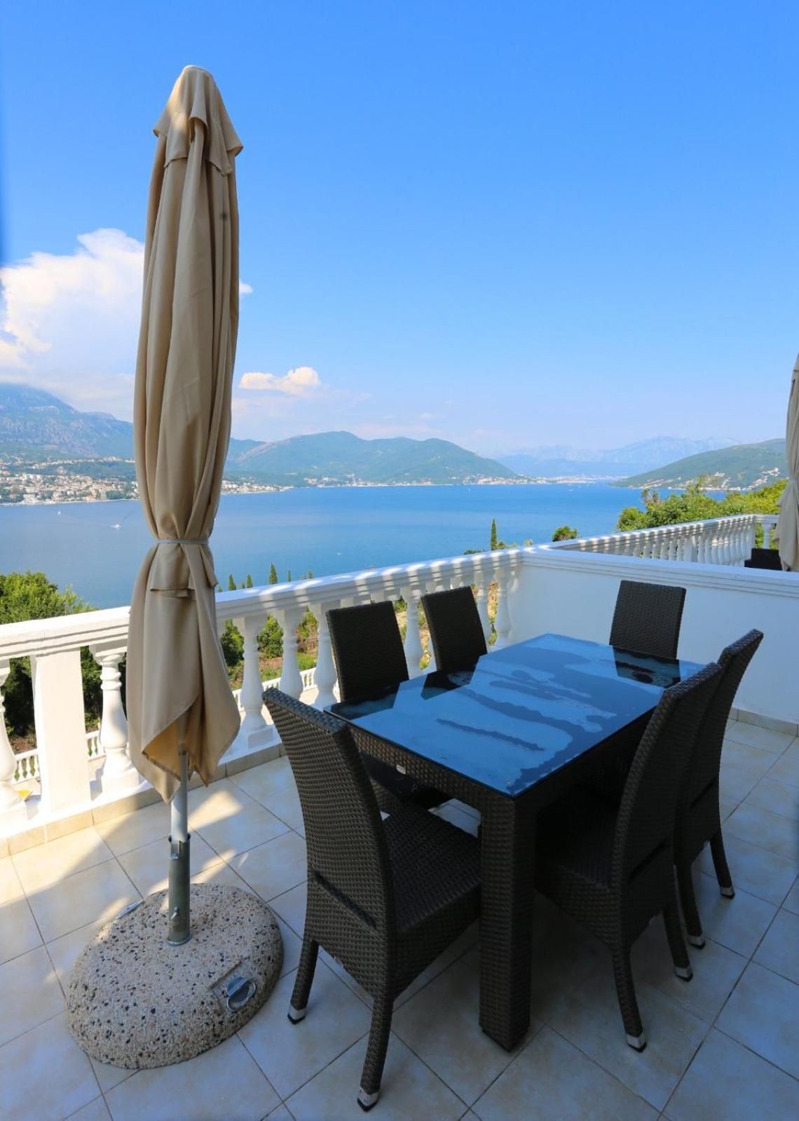 Mountain Bay Views Apartments Njivice Exterior foto
